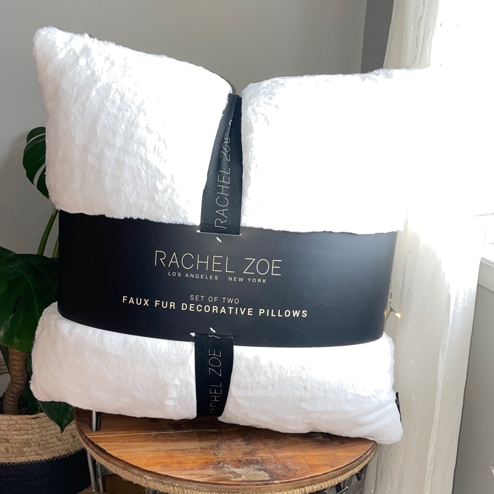 🎉HP🎉~Rachel Zoe Plush White Faux Fur Pillows - Picture 11 of 16